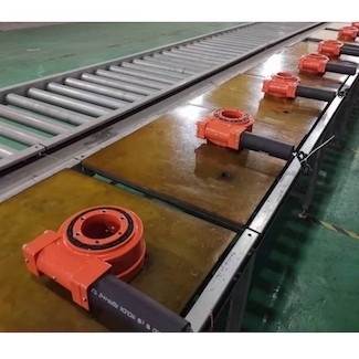 Telescopische Zonne Zwenkende Aandrijving 14 van de de Drijvers Servomotor van Boomcrane hydraulic slew drive for“